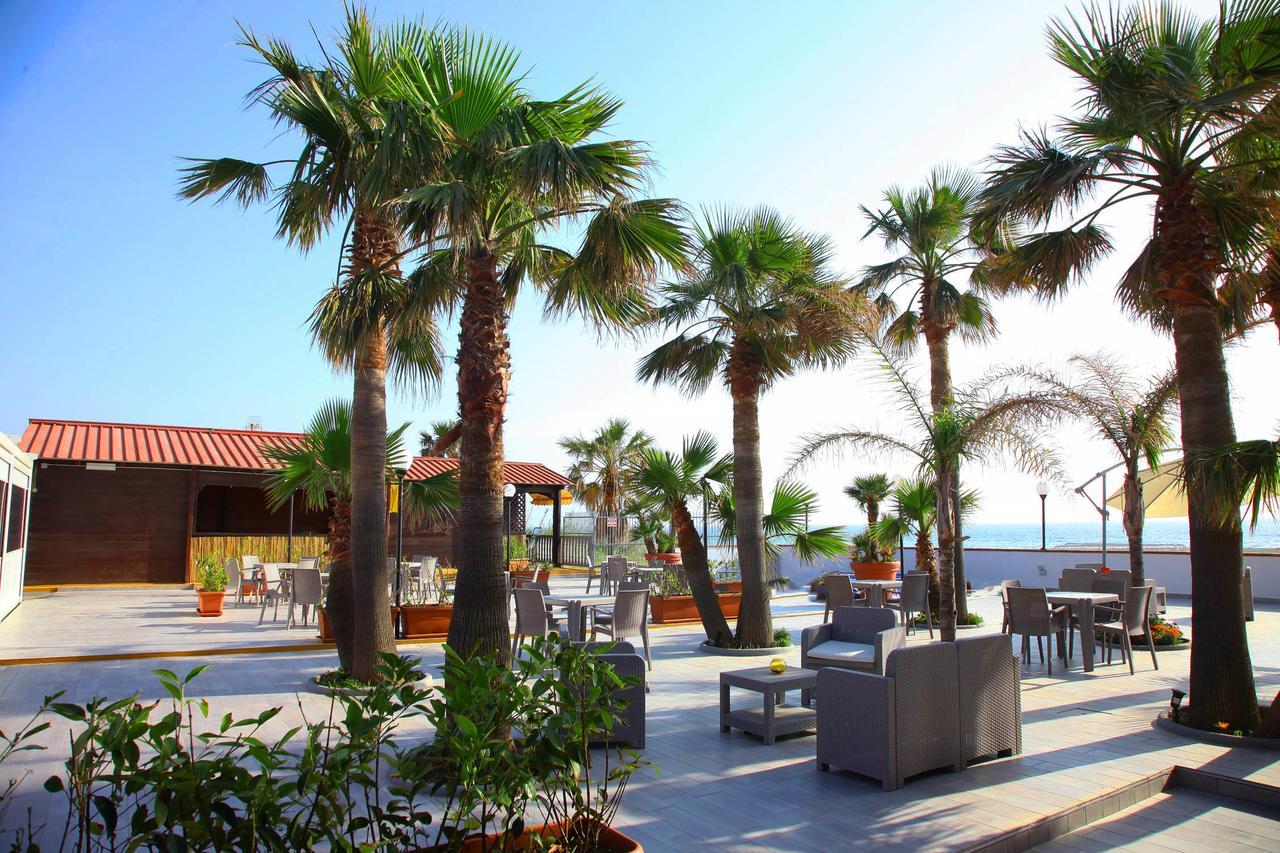 Villaggio La Bussola 帕奥拉 外观 照片